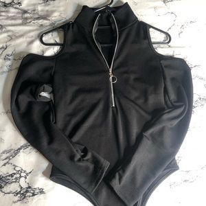 Med. Black Zip-Up Bodysuit with Cut-Out Shoulders